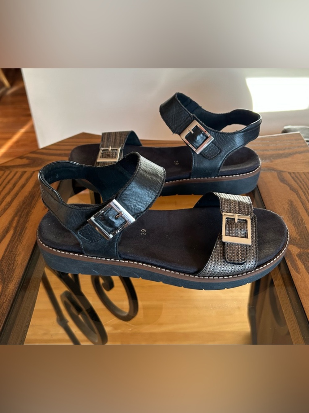 Remonte Size 8.5 sandals